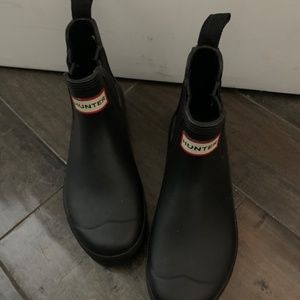 Hunter waterproof Chelsea rain boots Size 6